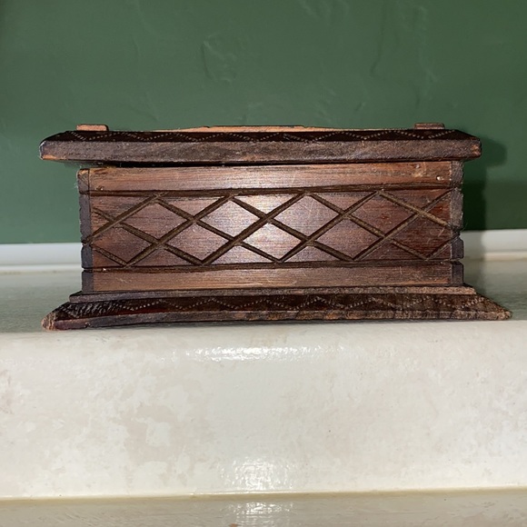 Vintage Carved Wood Box With Attached Lid - Picture 6 of 14